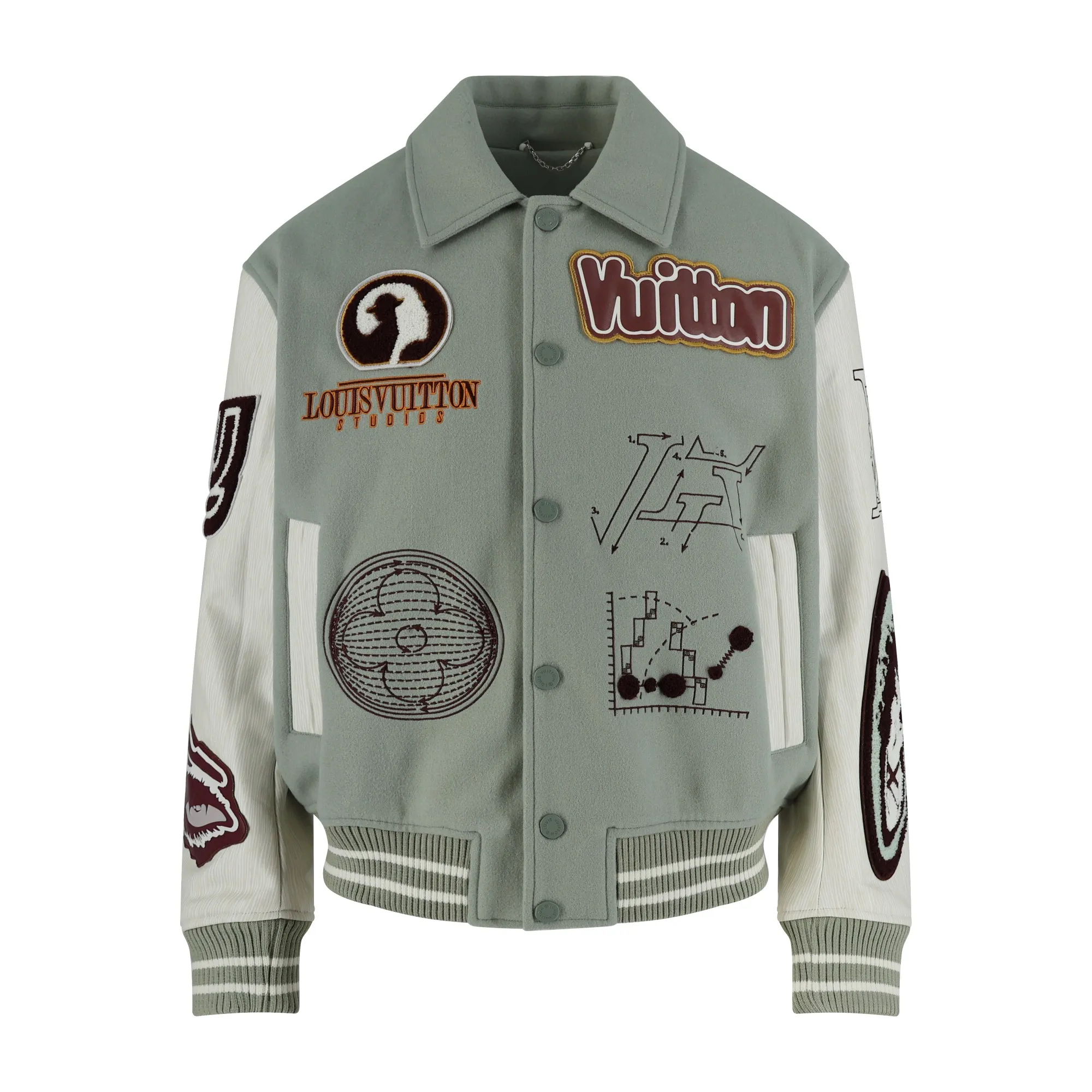 🅿️1100 1v 23FW limited edition devil’s eye baseball jacket. The original version was purchased for RMB 52,000 and developed. Customized 100% pure woolen woolen fabric and custom-dyed in light gray. Genuine leather-trimmed pockets with snap buttons on the front. Threaded layered weaving at the cuff hem adds a layered feel. YB molded custom snaps. The surface is spray-painted with glossy paint. The engraved logo is clear. The logo is engraved on both the inside and outside of the snap. This dress has 9 labels. The elegant tones highlight the delicate embroidered logo. The cuffs are made of calfskin imported from Australia. The texture retains the original stripe structure. This dress has four different embroidery techniques. The threads are made of pure cotton yarn. It is woven on a roving flat machine. The devil's eye embroidery on the back panel uses an imported towel embroidery machine. Each pattern is first embroidered on the wool. The types and colors of the embroidery threads are different. It requires manual replacement of different needles and threads, and then fixed with a sewing machine. It is very time-consuming and labor-intensive. The classic baseball uniform lapel collar is equipped with a four-button chain and a custom 1V brand logo patch logo on the inside. It is equipped with two hidden pockets and a custom coded wash mark to achieve a true restoration. ZG Size: S-M-L-XL